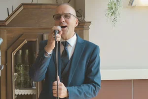 Claudio De Toni – Elegance Live: Voce e Atmosfera per Eventi - 3