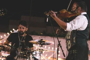 Gnu Band – Patchanka, Balkan & Cantautorato: L'energia che infiamma la piazza. - 3