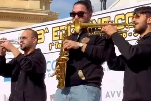 Original Street Parade: Il Ruggito degli Ottoni in Strada