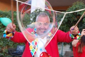 Mago Checco: Magia Comica, Giocoleria e Spettacoli per Bambini - 4