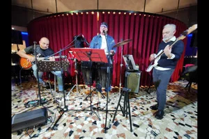 Napoli Blues – L'Anima di Pino: Viaggio Acustico tra Blues e Melodia