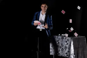 Mago Alesgar: Magie Bizzarre, Bolle di Sapone e Spettacoli per Bambini