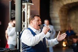 Pio – L'Anima della Festa: Dalla Lirica al Folk - 2