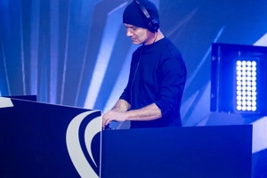 Dj Chris – DJ Set, Vocalist & Club Culture per Eventi