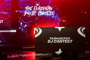 Dj Chris – DJ Set, Vocalist & Club Culture per Eventi - 2