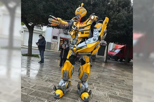 Bumblebee Italia – Performance Spettacolari e Mascotte Ultra-Realistiche - 4