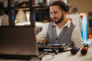 Dj Paolino – Energia Dance & Versatilità Multi-Genere