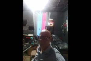 Little Peter Esse DJ Set tra Vinile e Innovazione Digital - 3