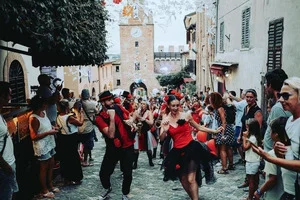 AllegraMente – Eccellenza nell'Intrattenimento e Regia Eventi - 8